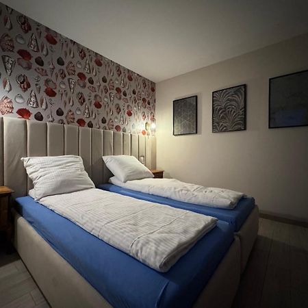 Little White Frog Apartment Szczecin Exterior foto