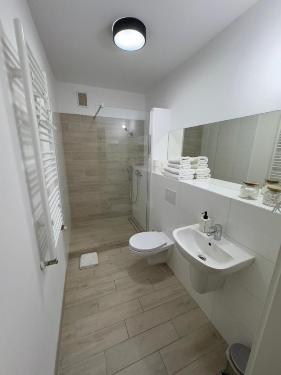 Little White Frog Apartment Szczecin Exterior foto